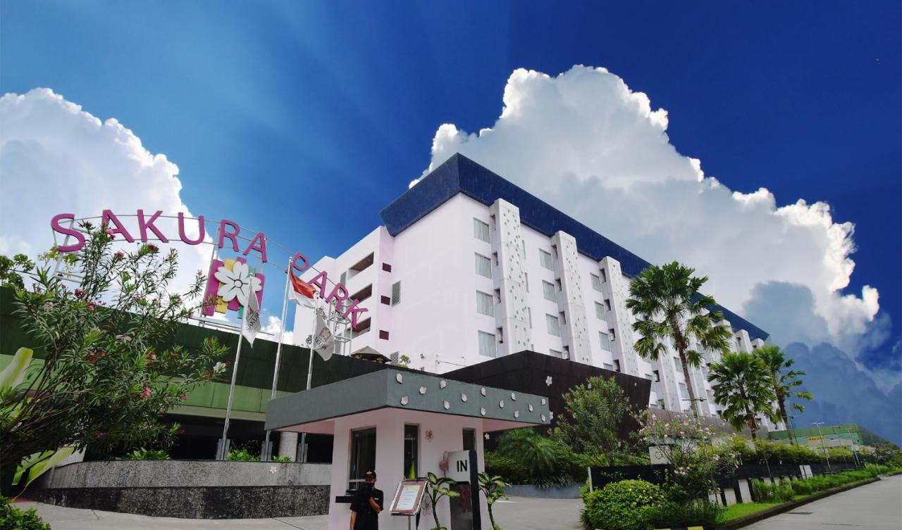 Sakura Park Hotel & Residence Cikarang Exterior photo